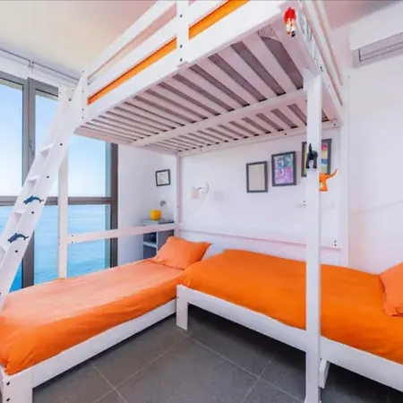 Ema, Moderna Con Piscina Frente Al Mar *