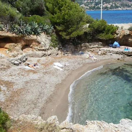 Ema, Moderna Con Piscina Frente Al Mar Villa *